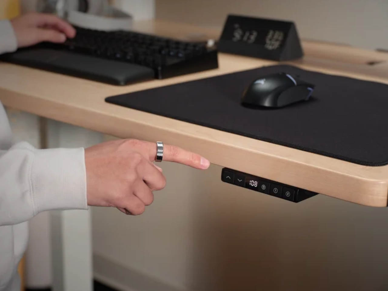 CORSAIR Platform:4，desk，furniture，Table，