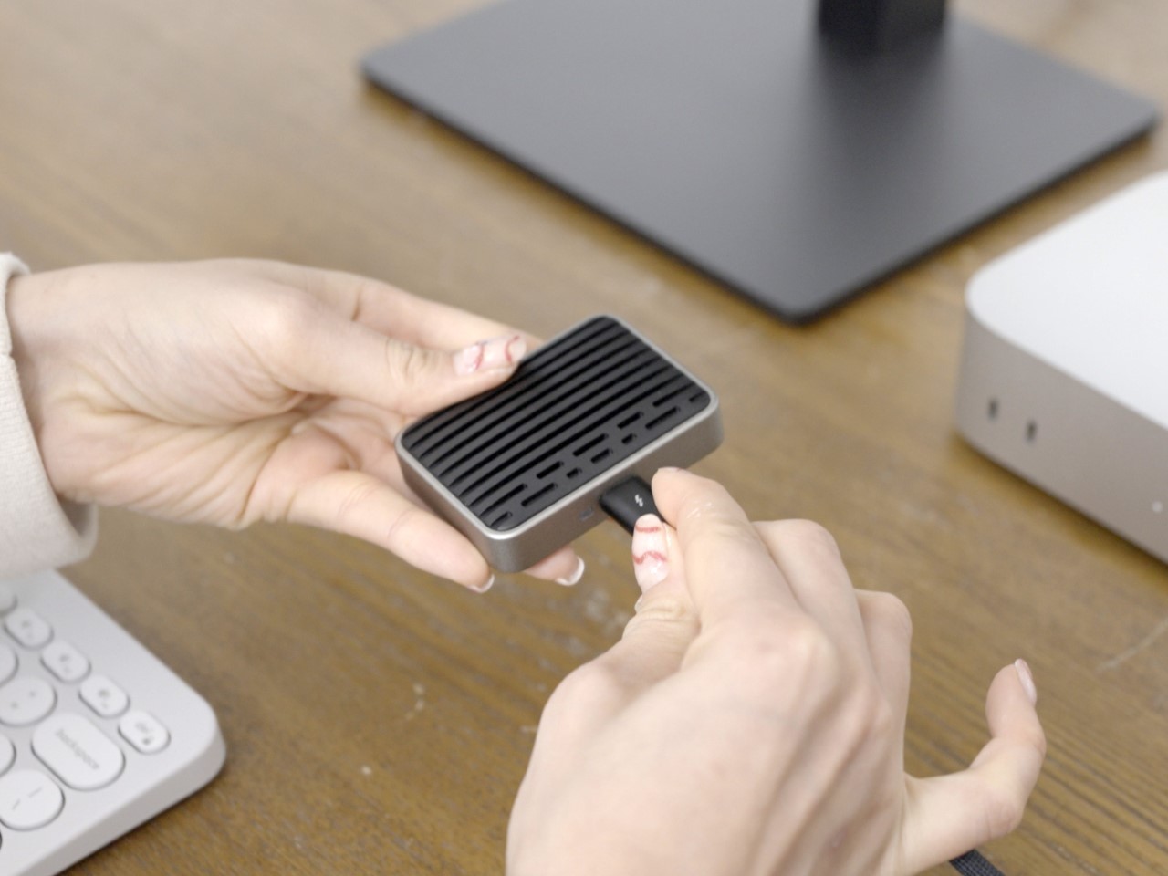 Digital，Solid state disk，Comet Thunderbolt 5，electronic product，