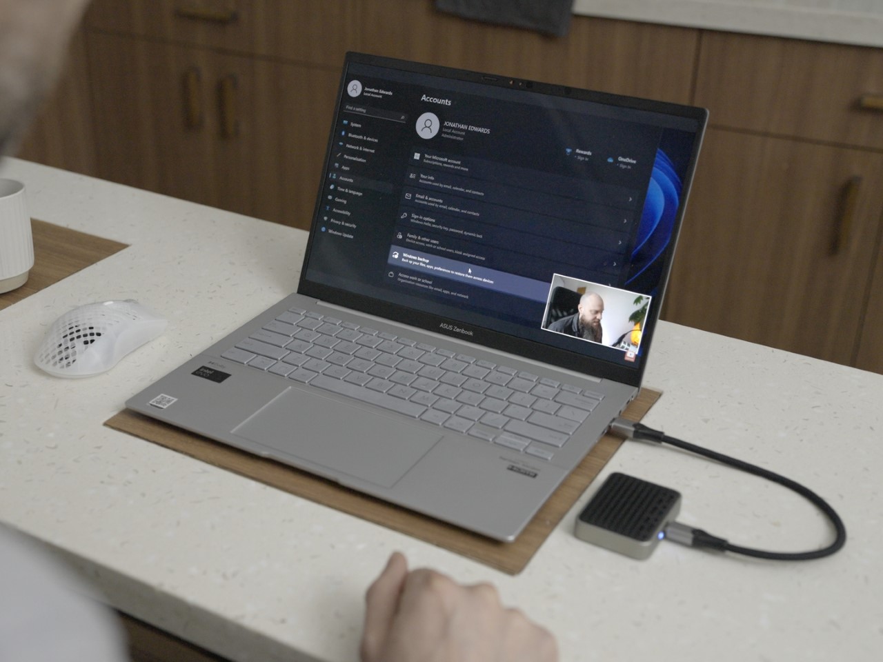 Digital，Solid state disk，Comet Thunderbolt 5，electronic product，