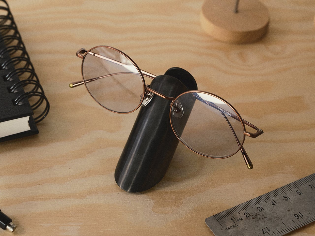 metal spectacle frame，Industrial Aesthetics，CRAIGHILL，Desktop storage，