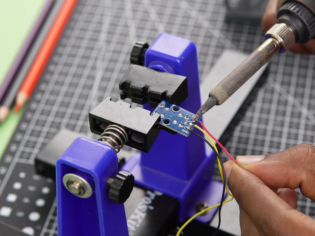 Pomodoro Bot，Tomato working method，Desktop robot，Ambient light sensor，