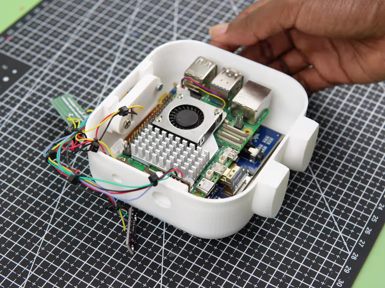 Pomodoro Bot，Tomato working method，Desktop robot，Ambient light sensor，