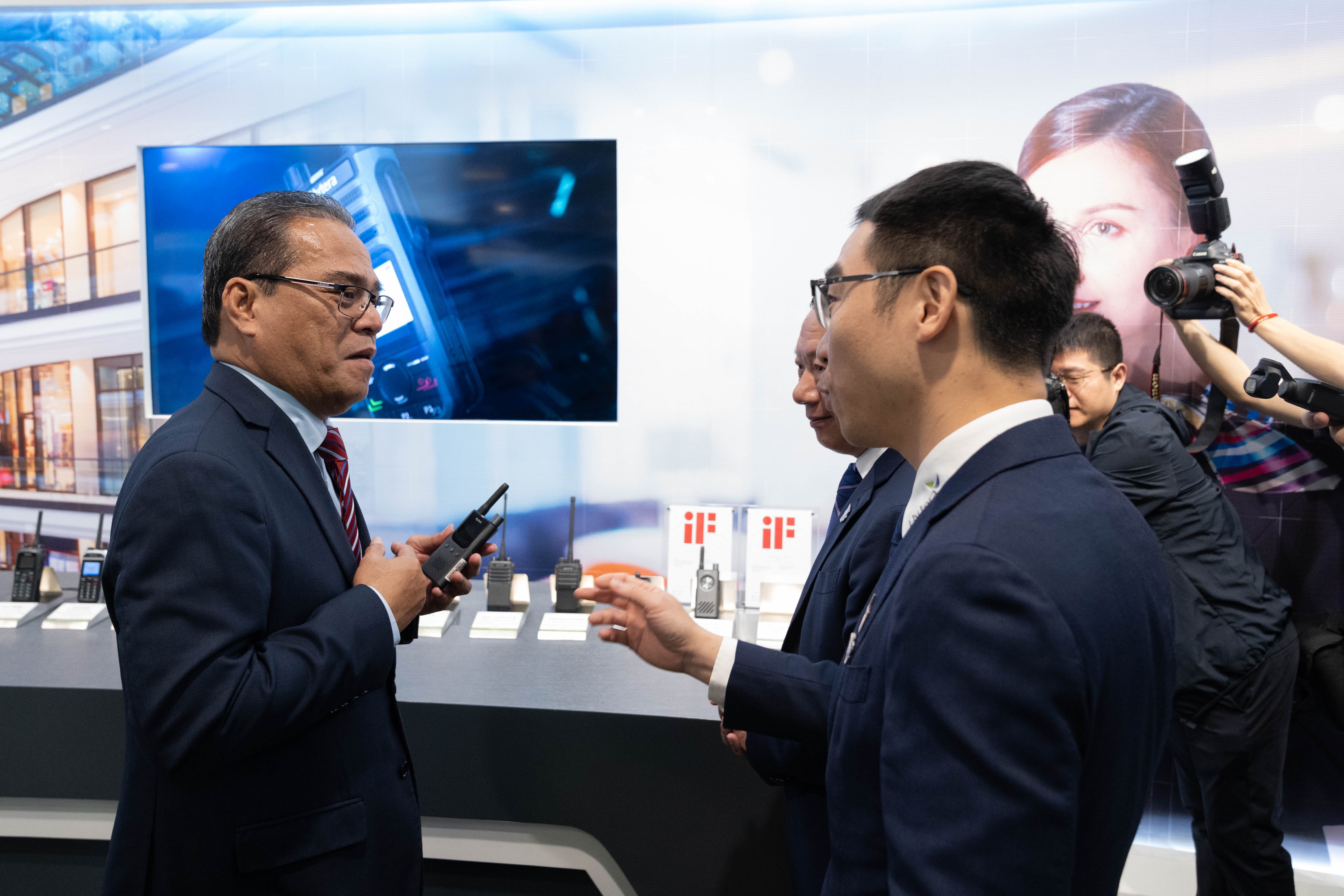 walkie-talkie，industrial design，Electronics，Tools and equipment，if，