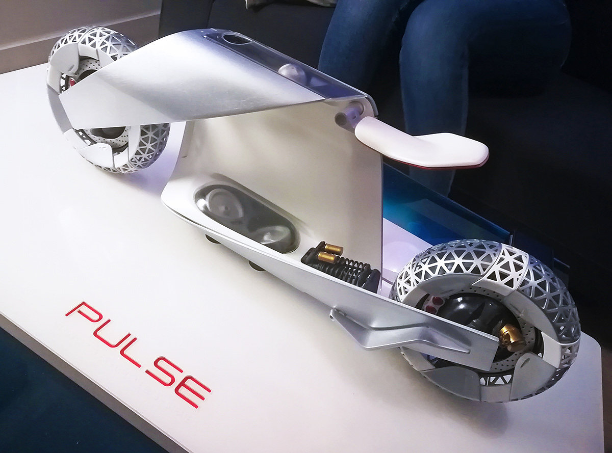artificial intelligence，virtual world，electric vehicle，Master's thesis，