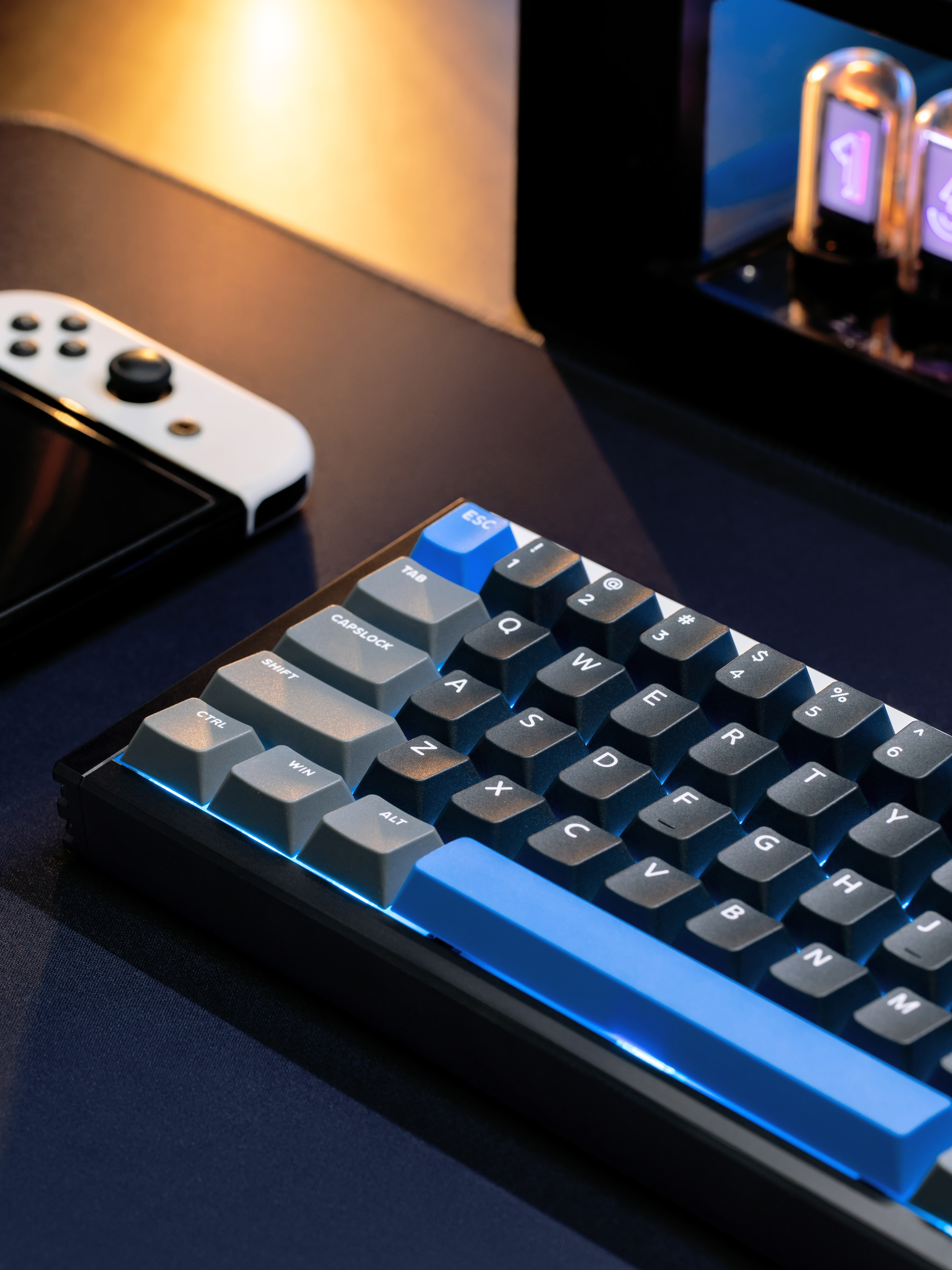 Magnetic axis keyboard，