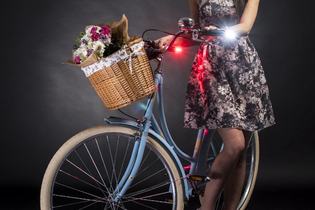 Snow，Bicycle，lamps and lanterns，