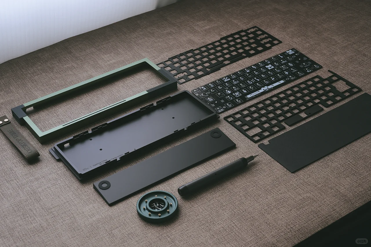 customized keyboard，product design，Keyboard design，keyboard，Original design，Minimalism，Sculptural sense，Desktop products，