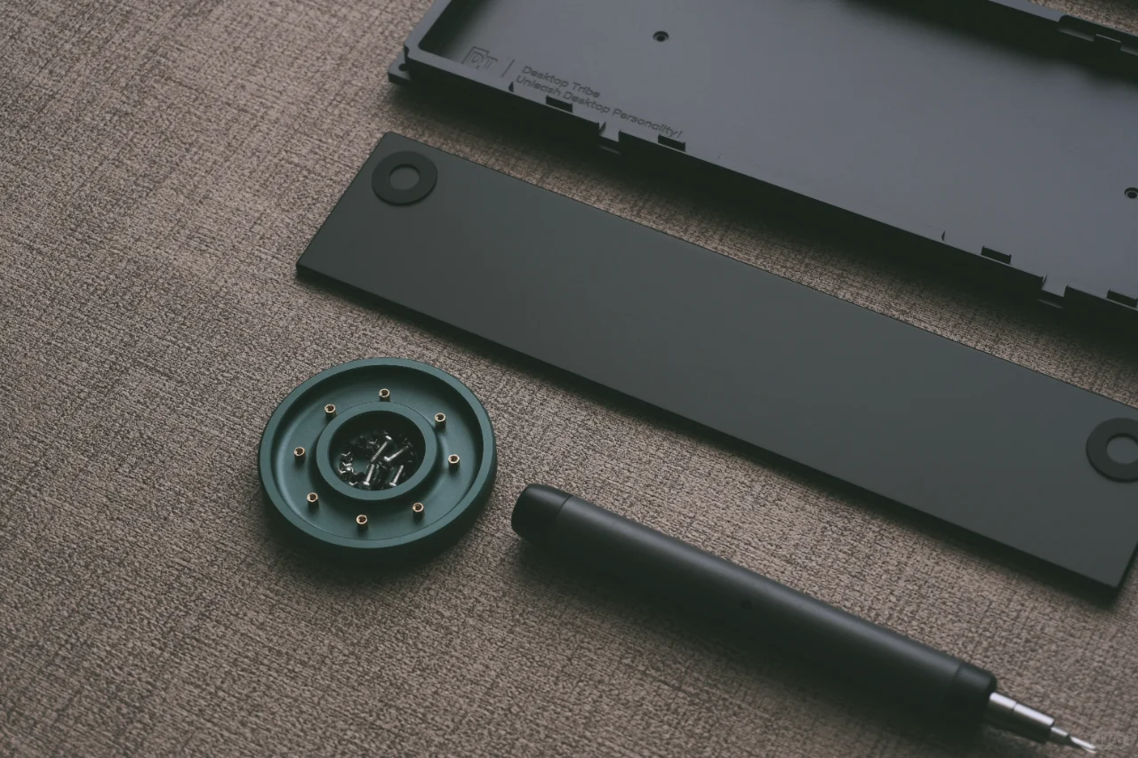 customized keyboard，product design，Keyboard design，keyboard，Original design，Minimalism，Sculptural sense，Desktop products，