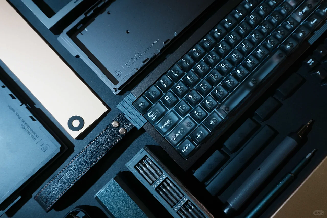 customized keyboard，product design，Keyboard design，keyboard，Original design，Minimalism，Sculptural sense，Desktop products，