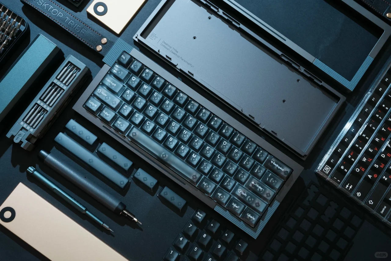 customized keyboard，product design，Keyboard design，keyboard，Original design，Minimalism，Sculptural sense，Desktop products，