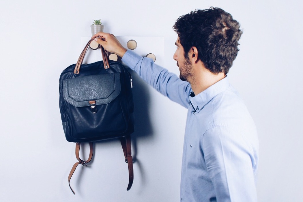 Paula Terra Bos，BULLET PRESSURE，interaction，coat hanger，