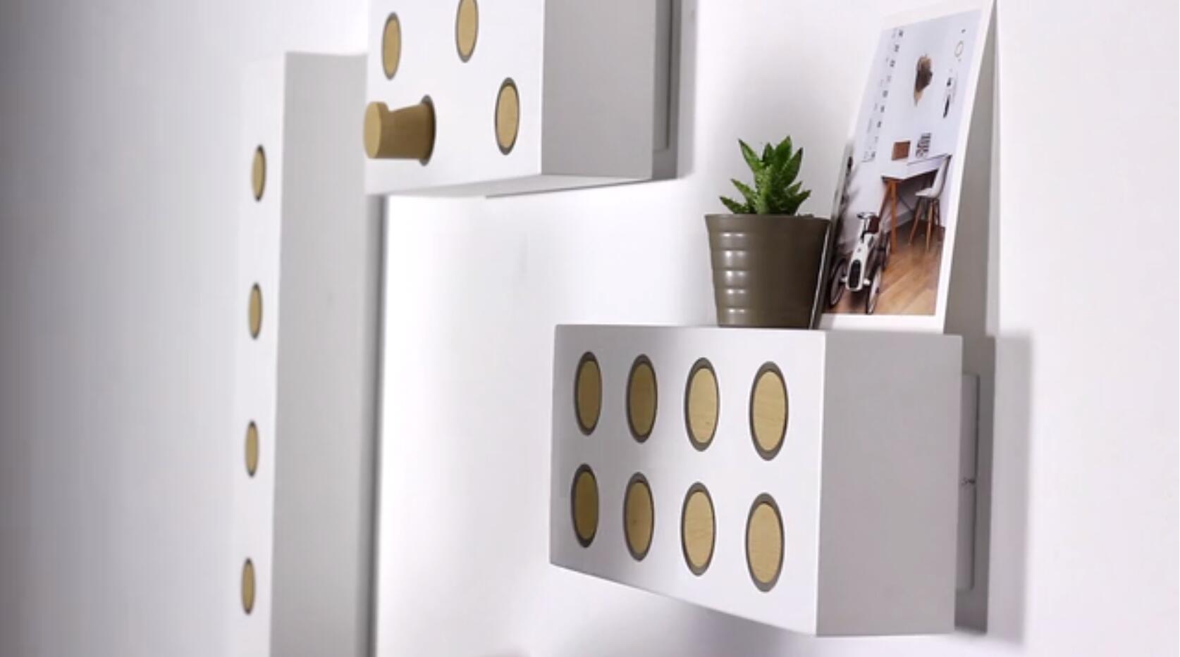 Paula Terra Bos，BULLET PRESSURE，interaction，coat hanger，