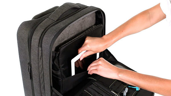 Luggage design，travel，outdoors，Receive，