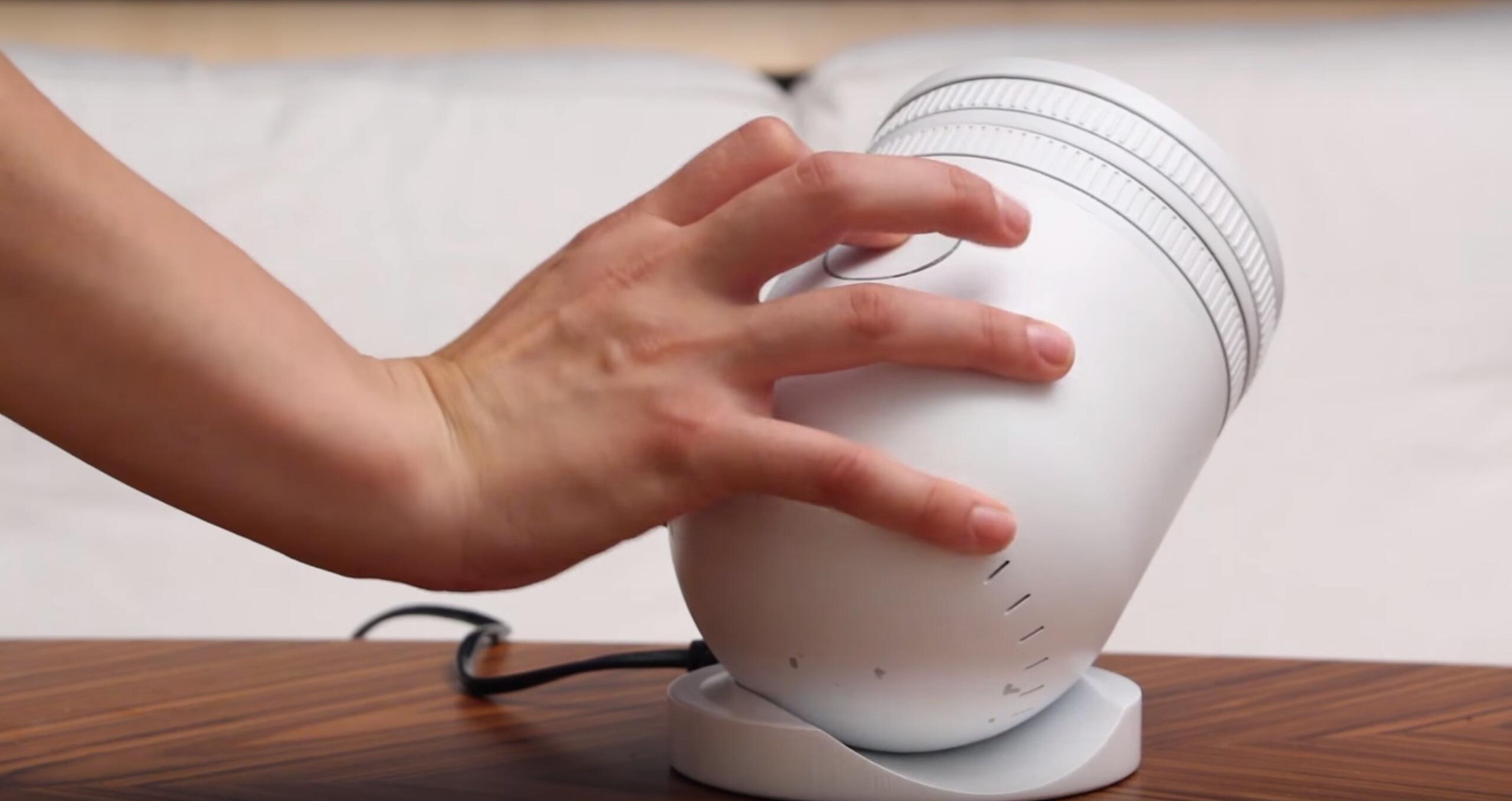 Magnetic attraction，white，lovely，Projector，