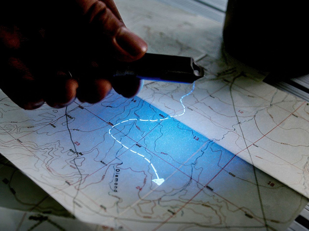 Hunt pro，Flashlight，multi-function，Outdoor equipment，