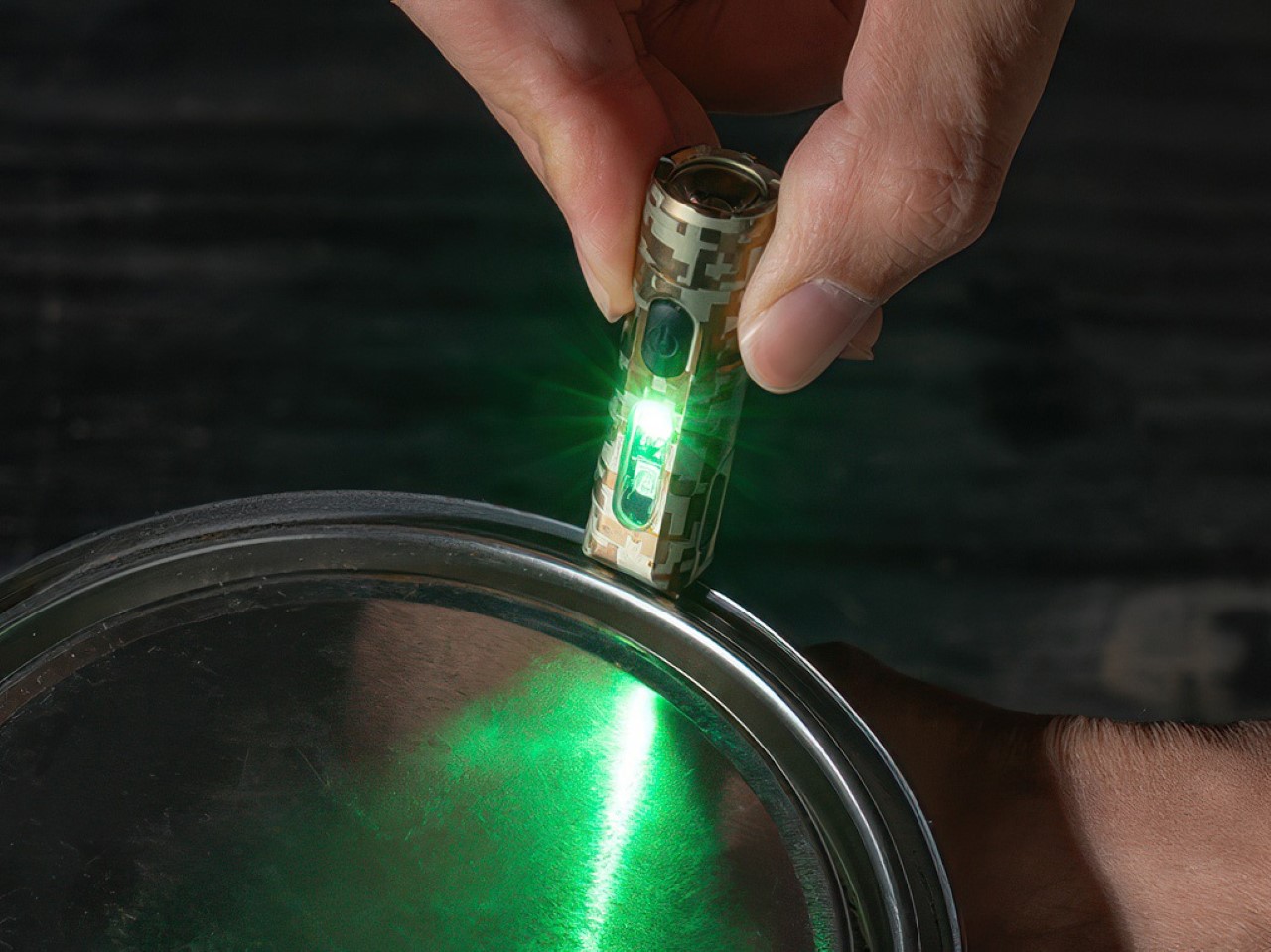 Hunt pro，Flashlight，multi-function，Outdoor equipment，