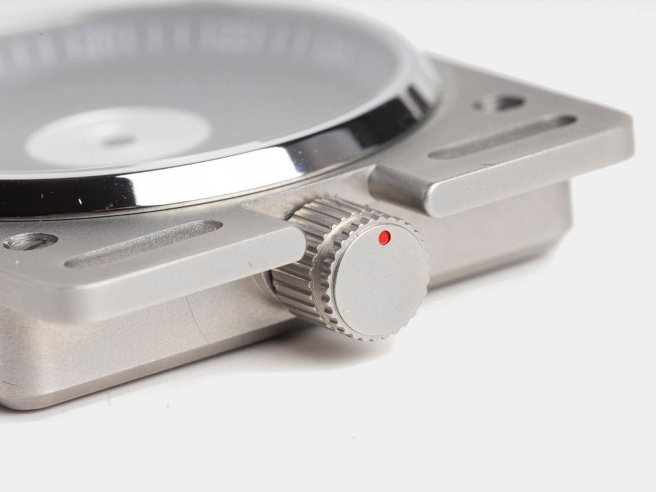 Vinyl record，mechanical watch，Panasonic Technics，Advanced automatic movement，Retro Design ，