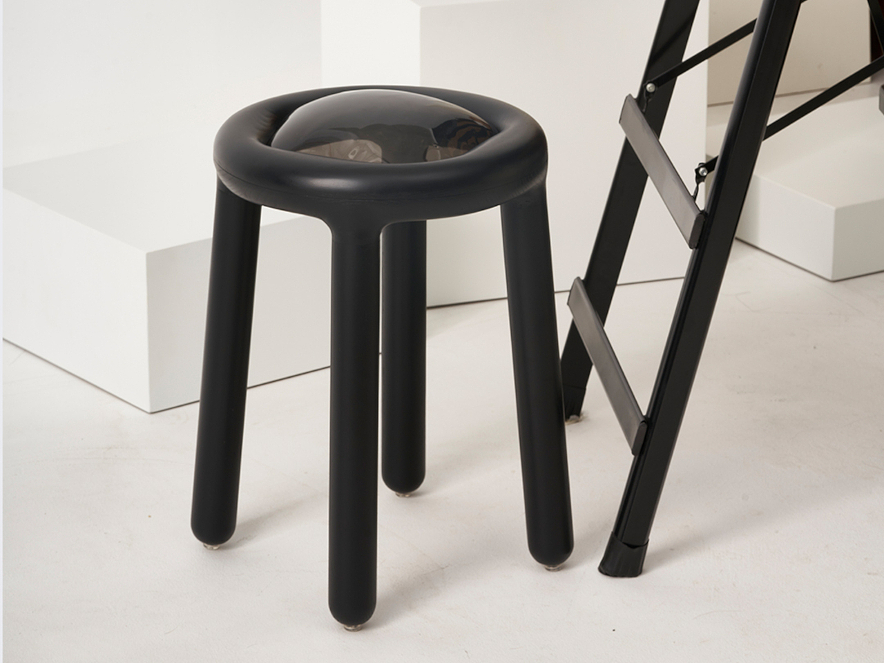 chair，Bubble Stool，thermoplastic polyurethane，gasbag，Protective effect，