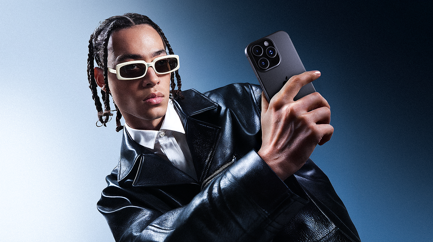 mobile phone，Mobile phone photography，Product photography，AI Product Photography，ai，The AI Model，xyz laboratory，