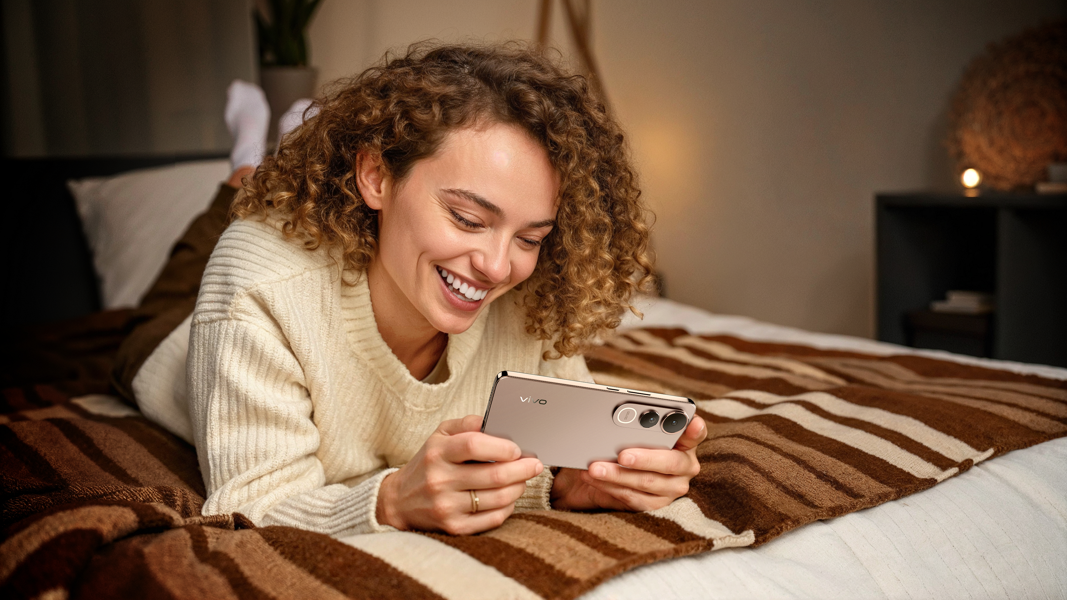 vivo，xyz laboratory，AI Product Photography，The AI Model，Commercial photography，Advertising photography，E-commerce diagram，mobile phone，