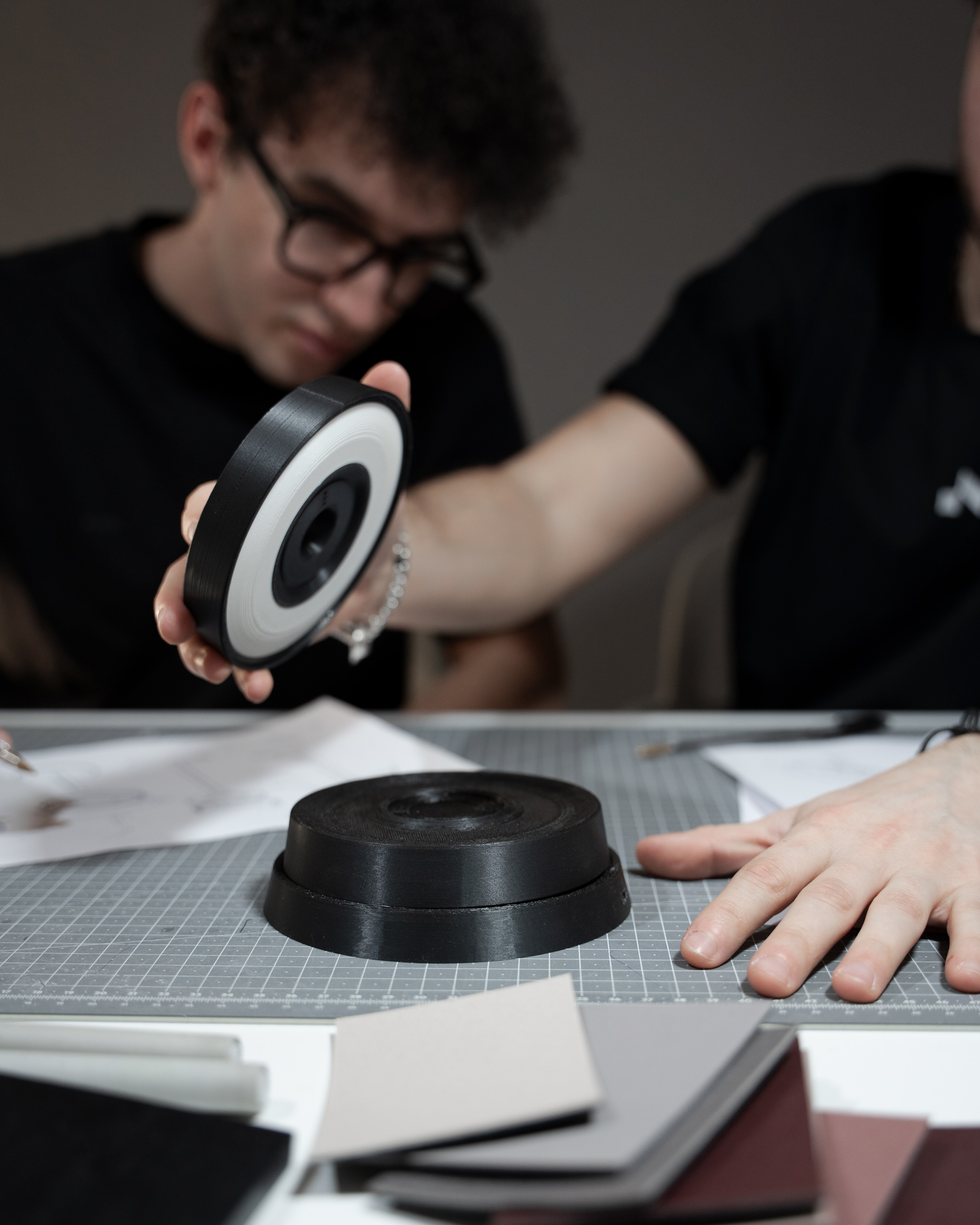 lamp，Portable，rechargeable ，Dining table lamp，Desk lamp，product design，Lamp design，magnetic attraction lamp，