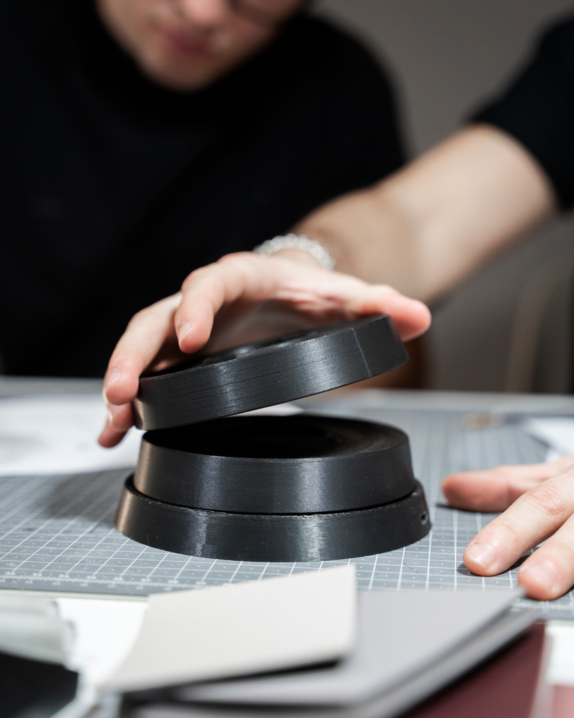 lamp，Portable，rechargeable ，Dining table lamp，Desk lamp，product design，Lamp design，magnetic attraction lamp，