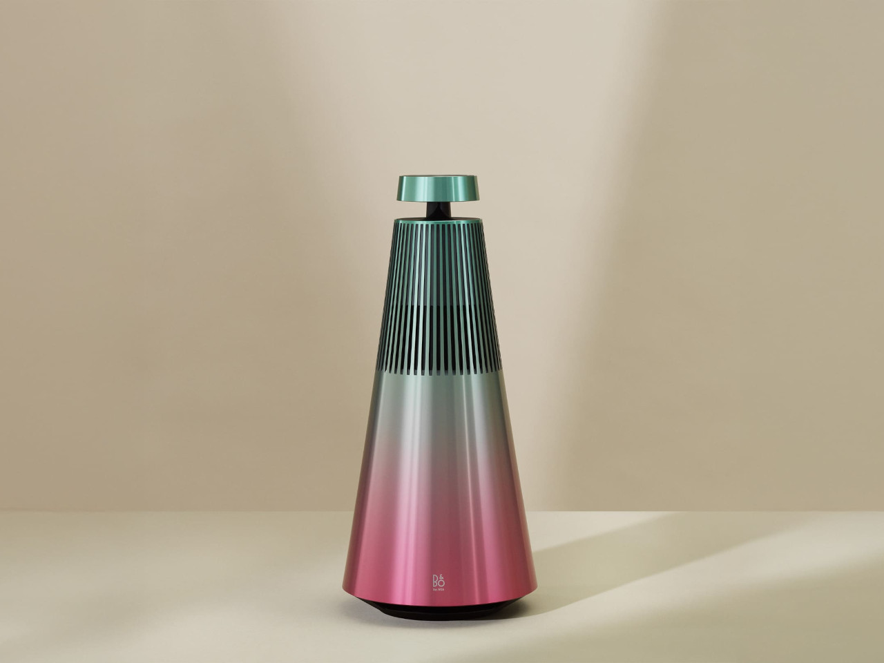 Beosound 2 Gradient，loudspeaker box，Digital，electronic product，