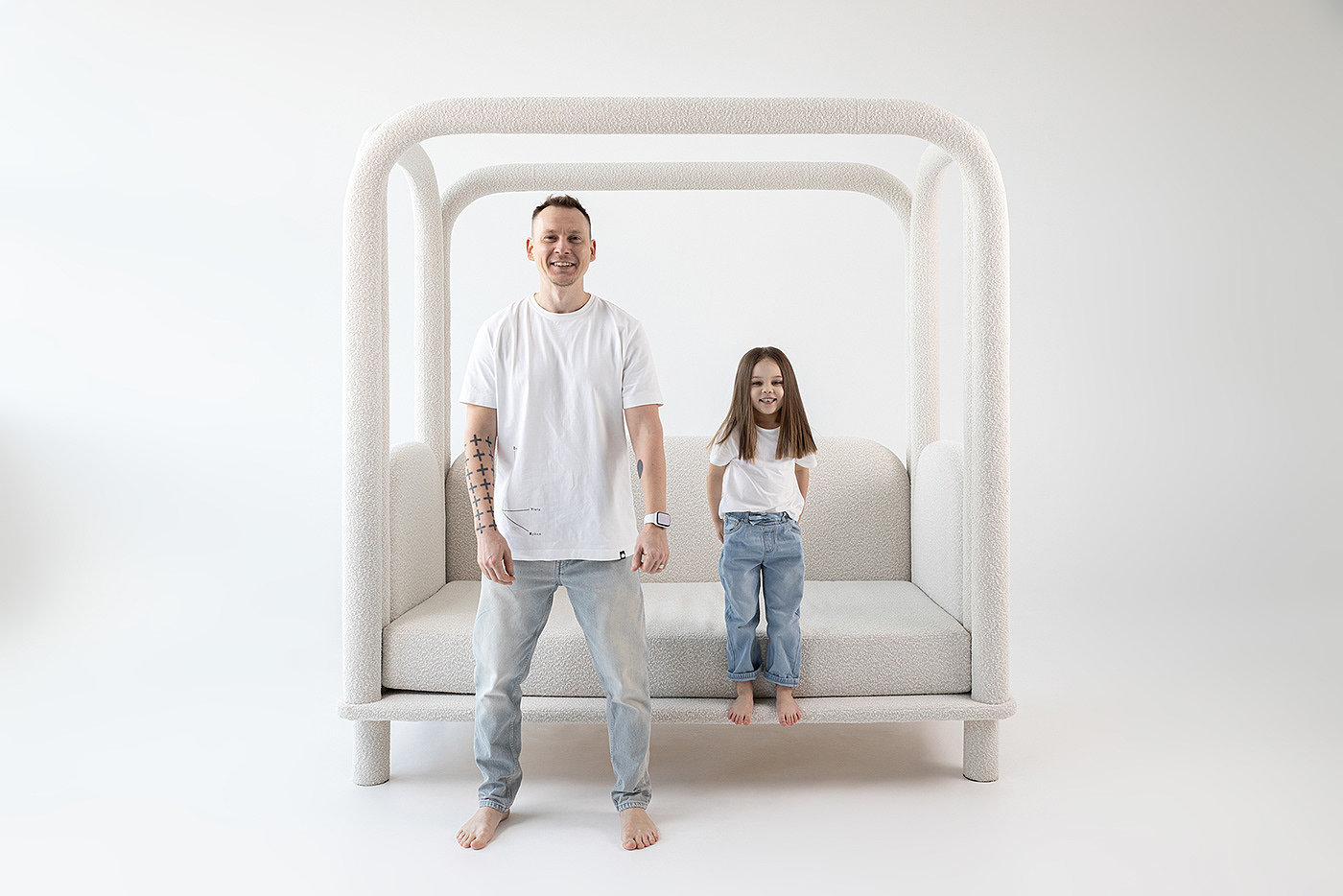 ROUNDISH BED，Bed，furniture，industrial design，