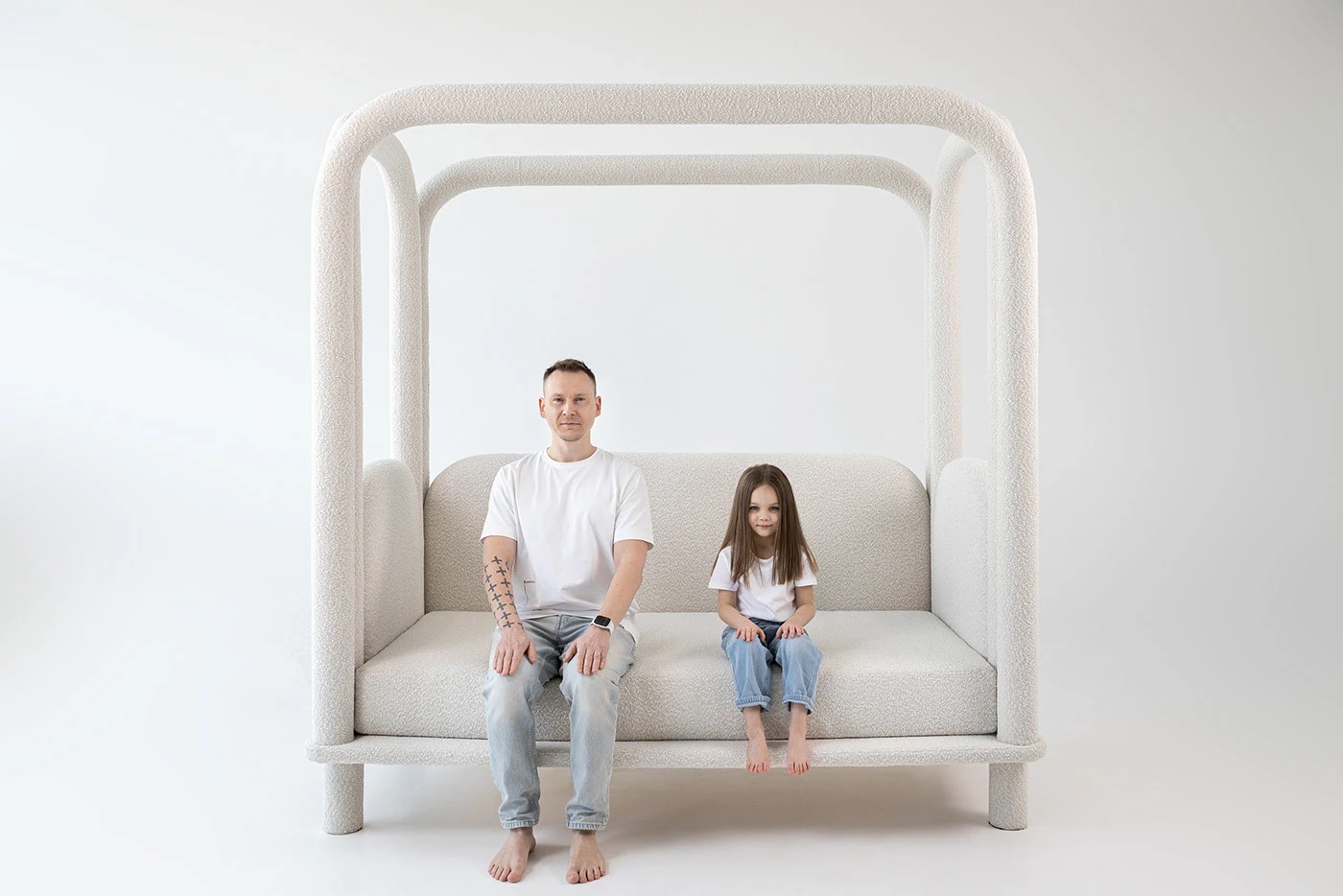 ROUNDISH BED，Bed，furniture，industrial design，