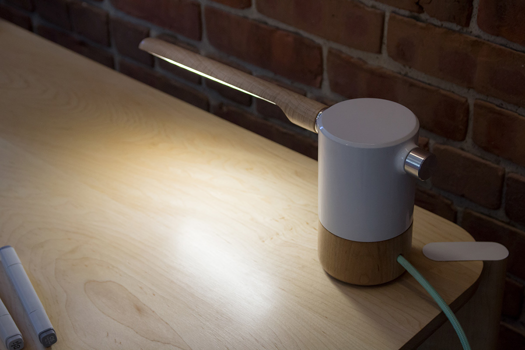 Cantilevered，Minimalist，Desk lamp，