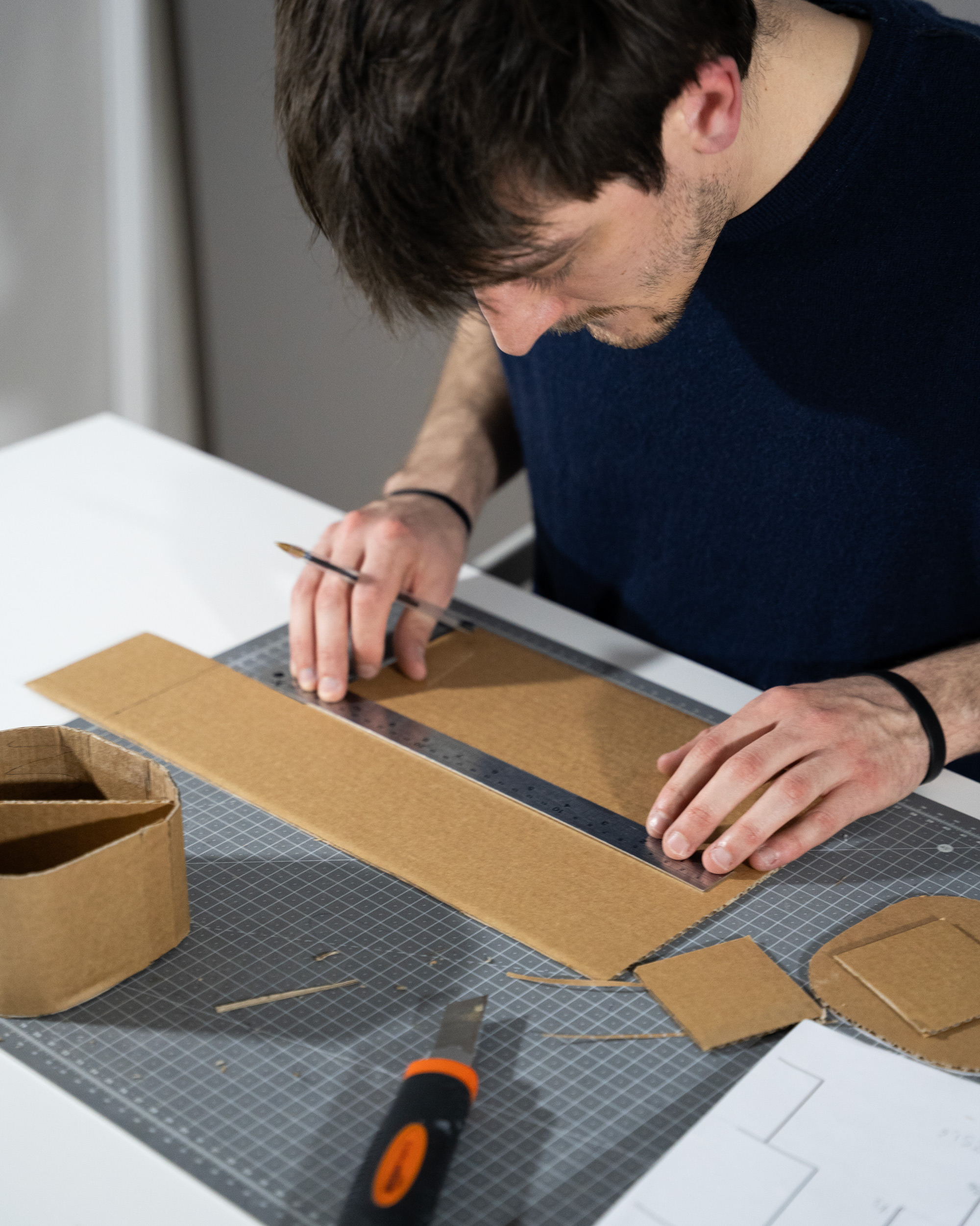 Desk lamp，product design，Lamp design，Bioplastics，Recycled plastics，desk lamp，Product rendering，industrial design，