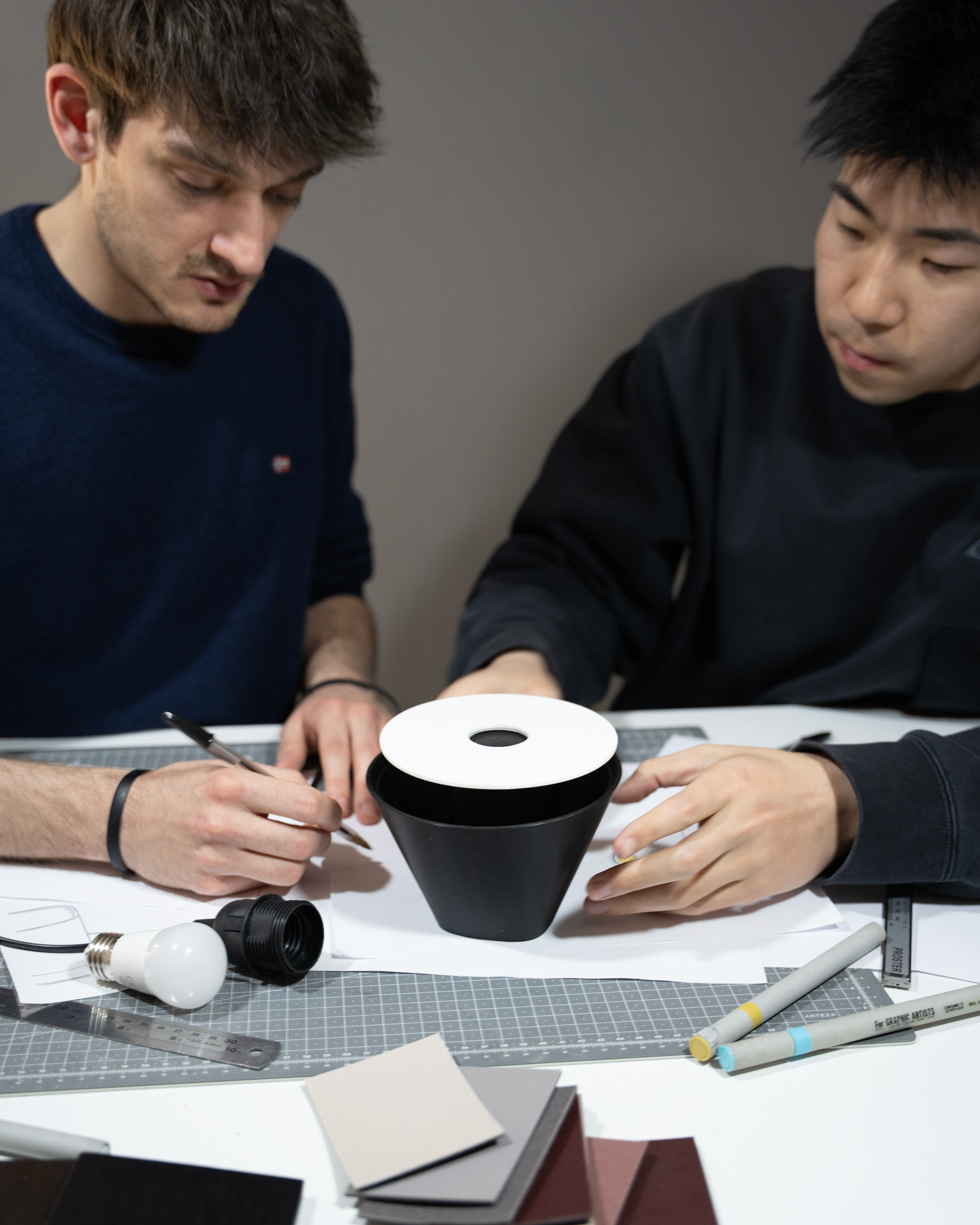 Desk lamp，product design，Lamp design，Bioplastics，Recycled plastics，desk lamp，Product rendering，industrial design，