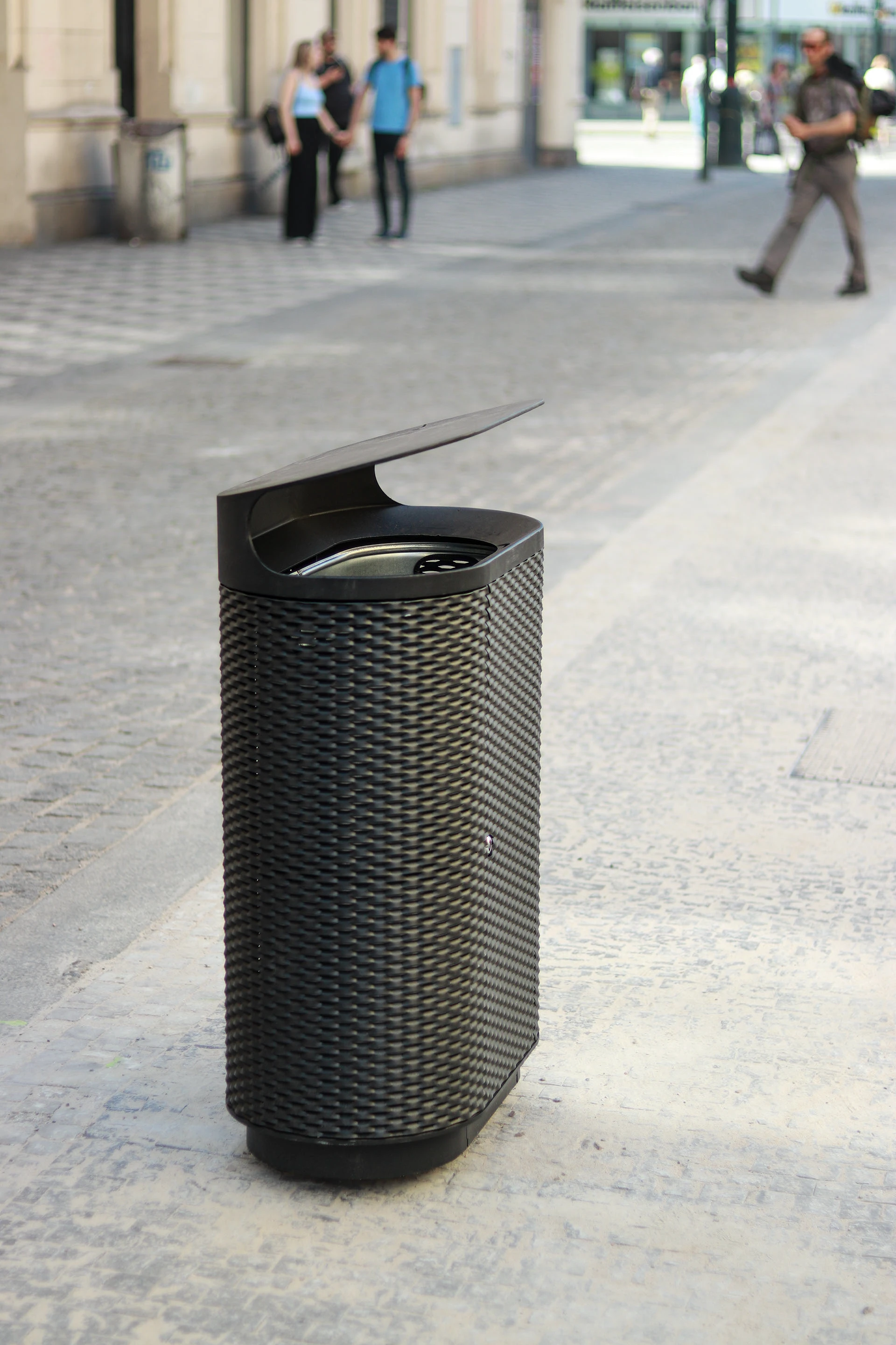 trash can，Metal material，Classified waste，Prague，