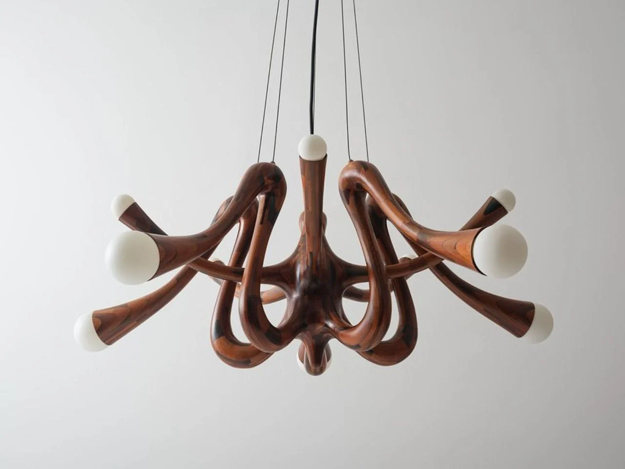 a chandelier，lamps and lanterns，furniture，Lighting tools，