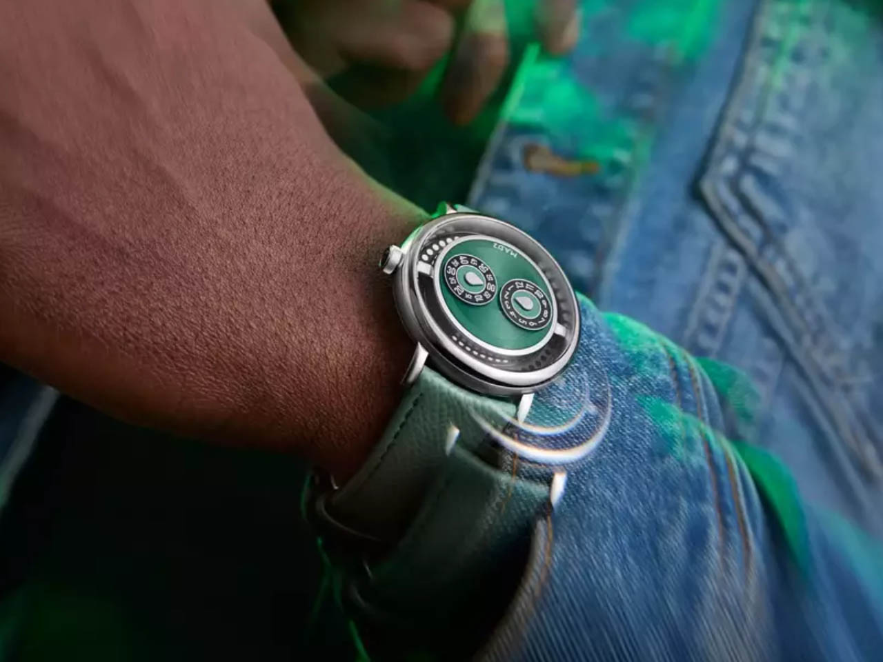 M.A.D. 2，Wristwatch，Wrist watch，Fashion products，