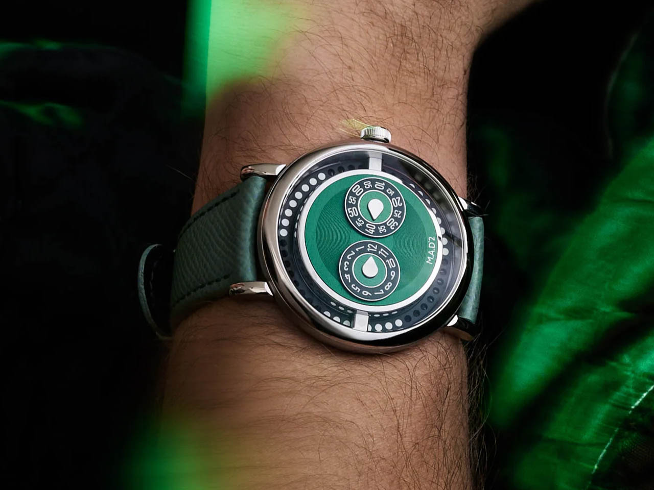 M.A.D. 2，Wristwatch，Wrist watch，Fashion products，