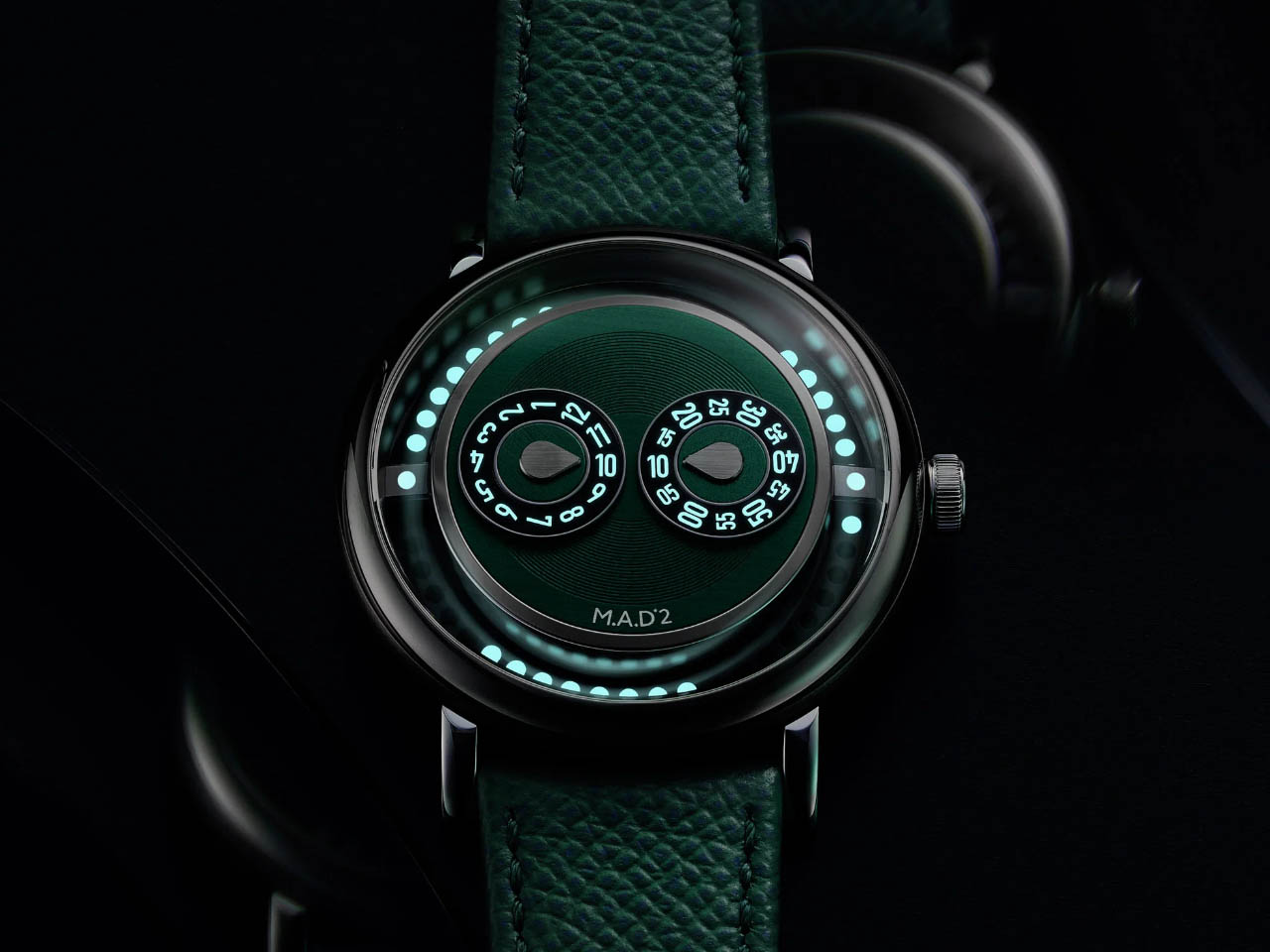 M.A.D. 2，Wristwatch，Wrist watch，Fashion products，