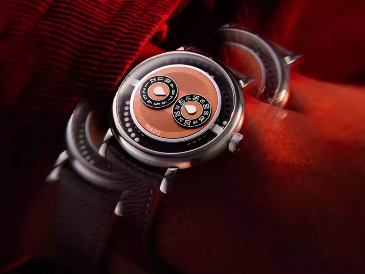 M.A.D. 2，Wristwatch，Wrist watch，Fashion products，