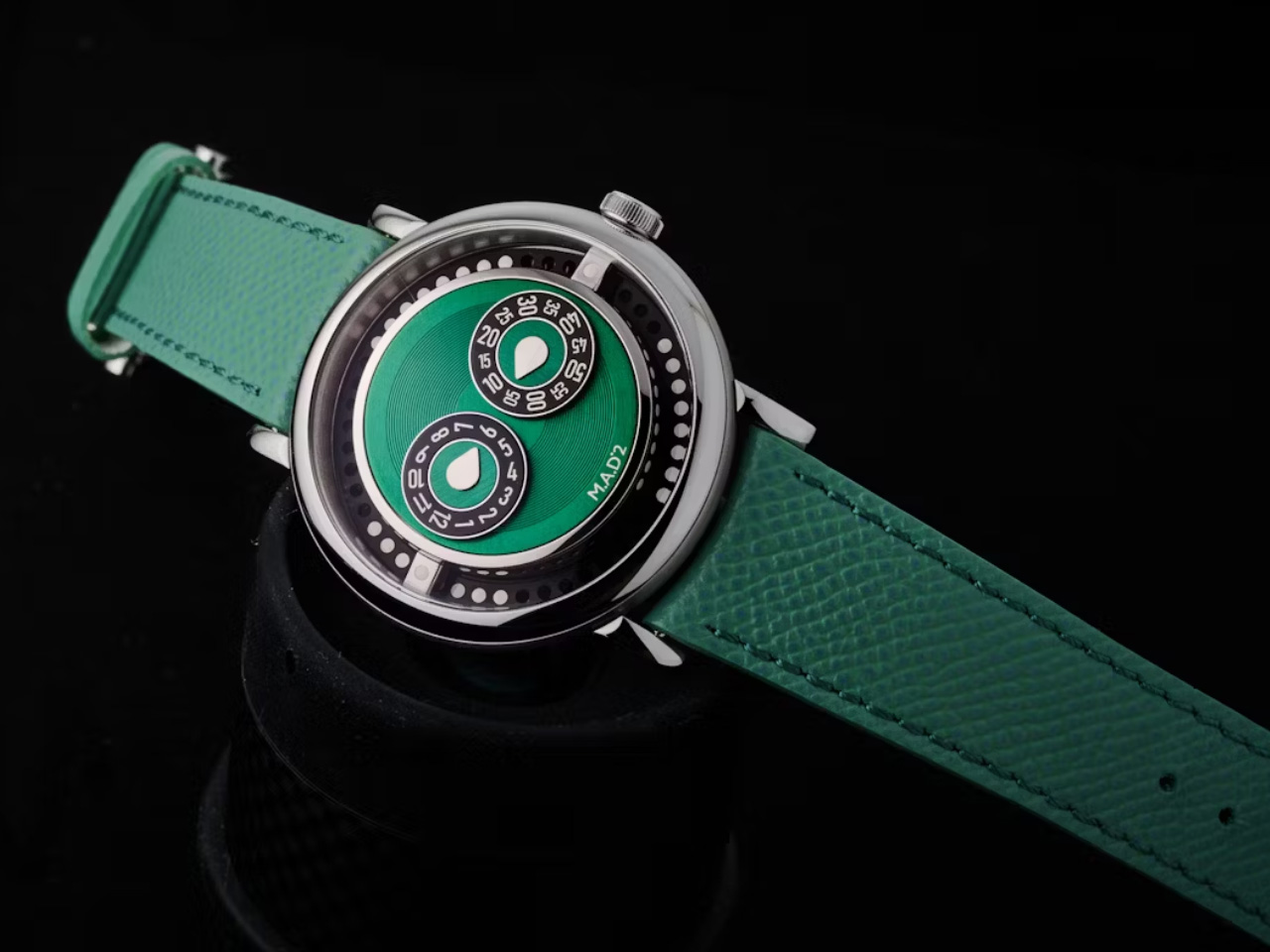 M.A.D. 2，Wristwatch，Wrist watch，Fashion products，