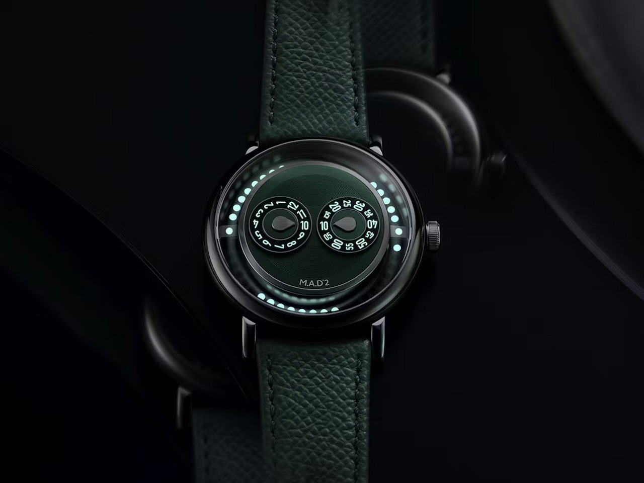 M.A.D. 2，Wristwatch，Wrist watch，Fashion products，