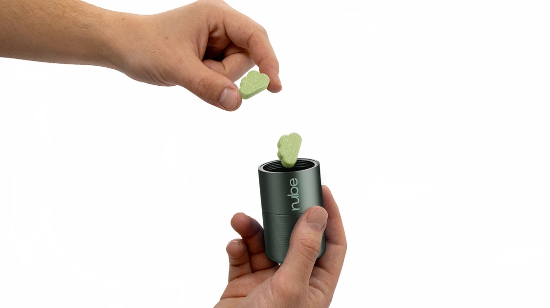 NUBE，refillable hand pump spray container，packing design，originality，