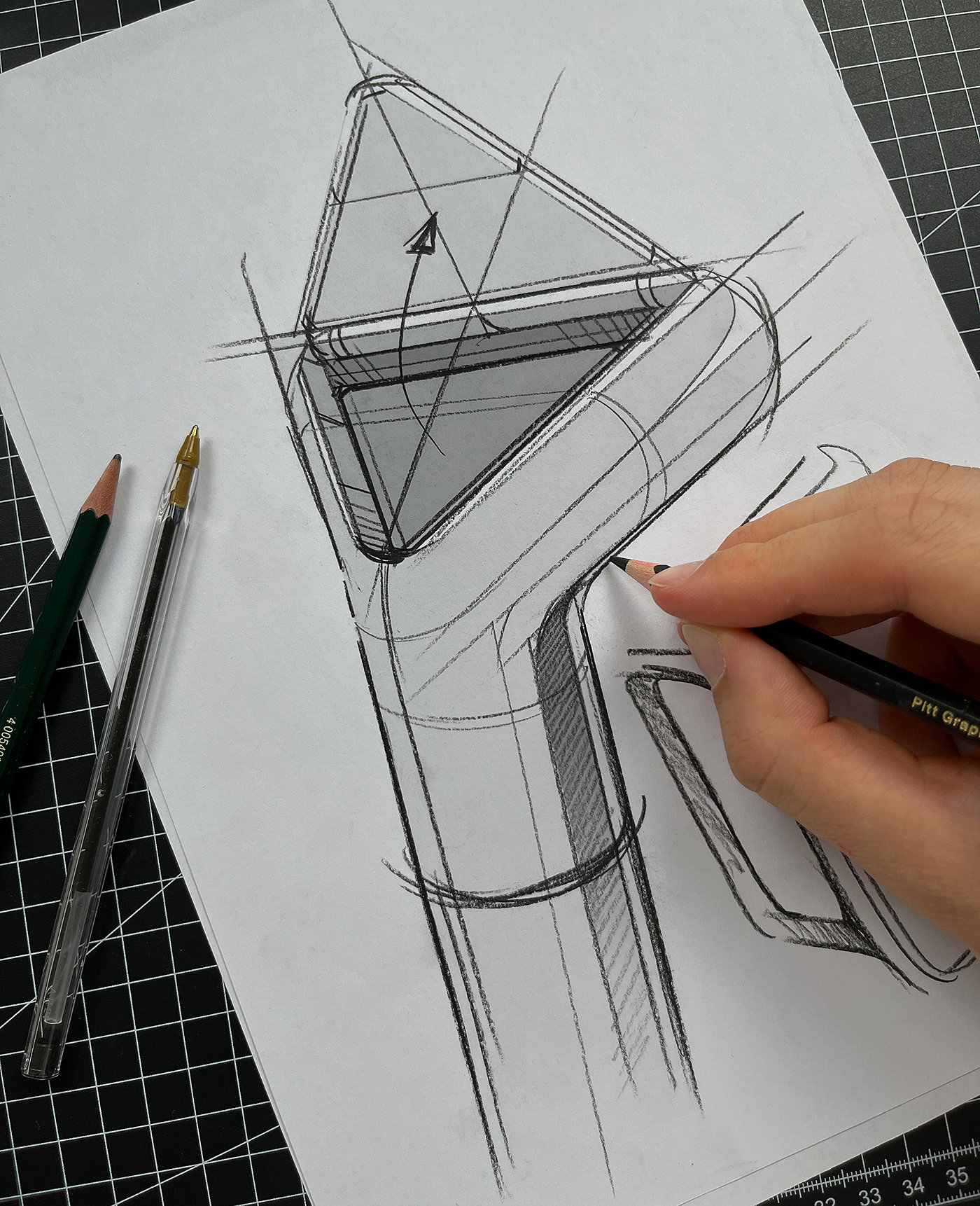 Sketches，TracingImage ，Illustrations，conceptual design，Helmet，