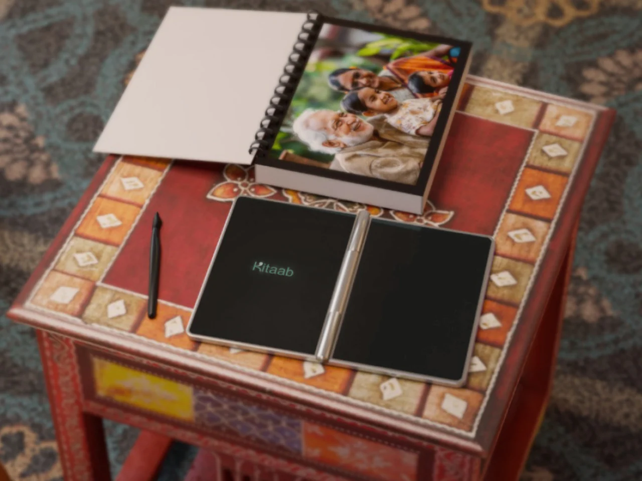 Double screen diary，Memory preservation，emotional connection，Older users，DUAL-SCREEN，