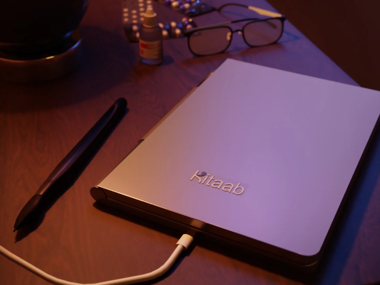 Double screen diary，Memory preservation，emotional connection，Older users，DUAL-SCREEN，