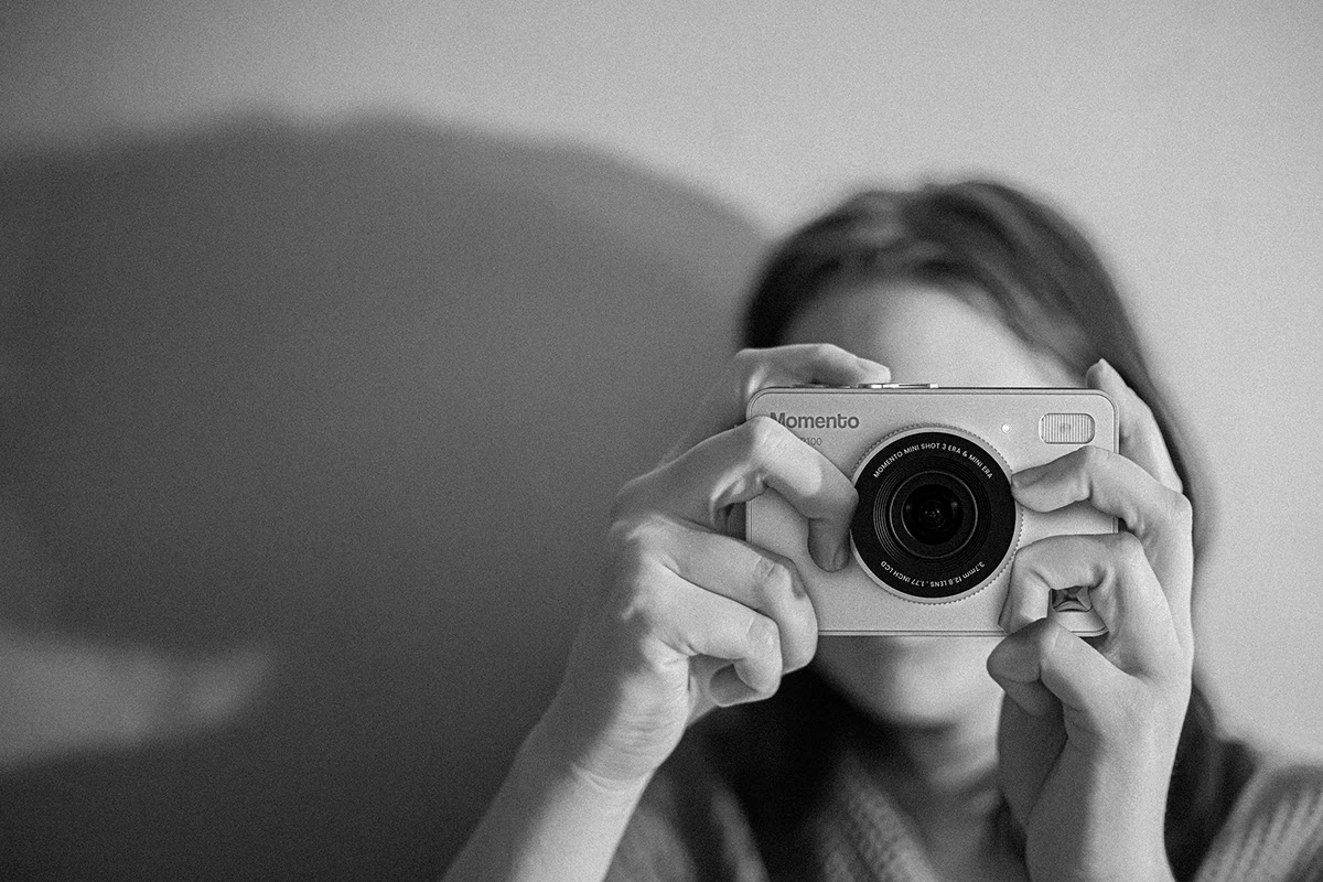 camera，Digital，electronic product，Momento，