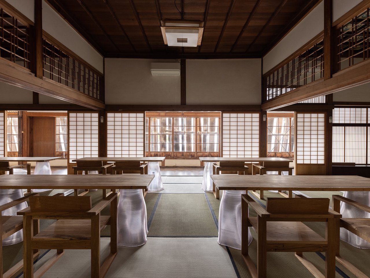 Floating Forest，3D printing，Sustainable design，wooden tables ，irregular morphology，