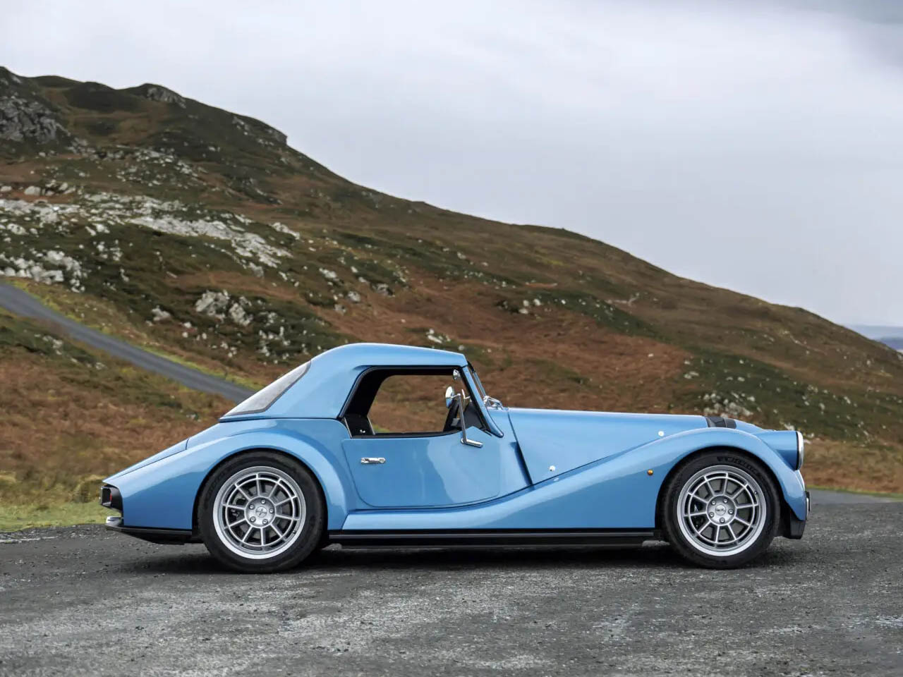 Super car，Retro Aesthetics，Morgan Supersport，British car，aerodynamics，
