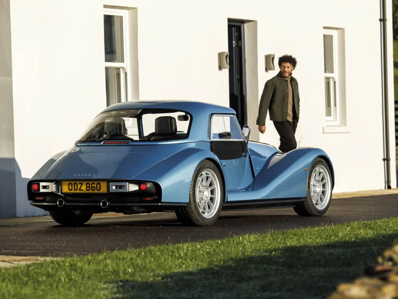 Super car，Retro Aesthetics，Morgan Supersport，British car，aerodynamics，