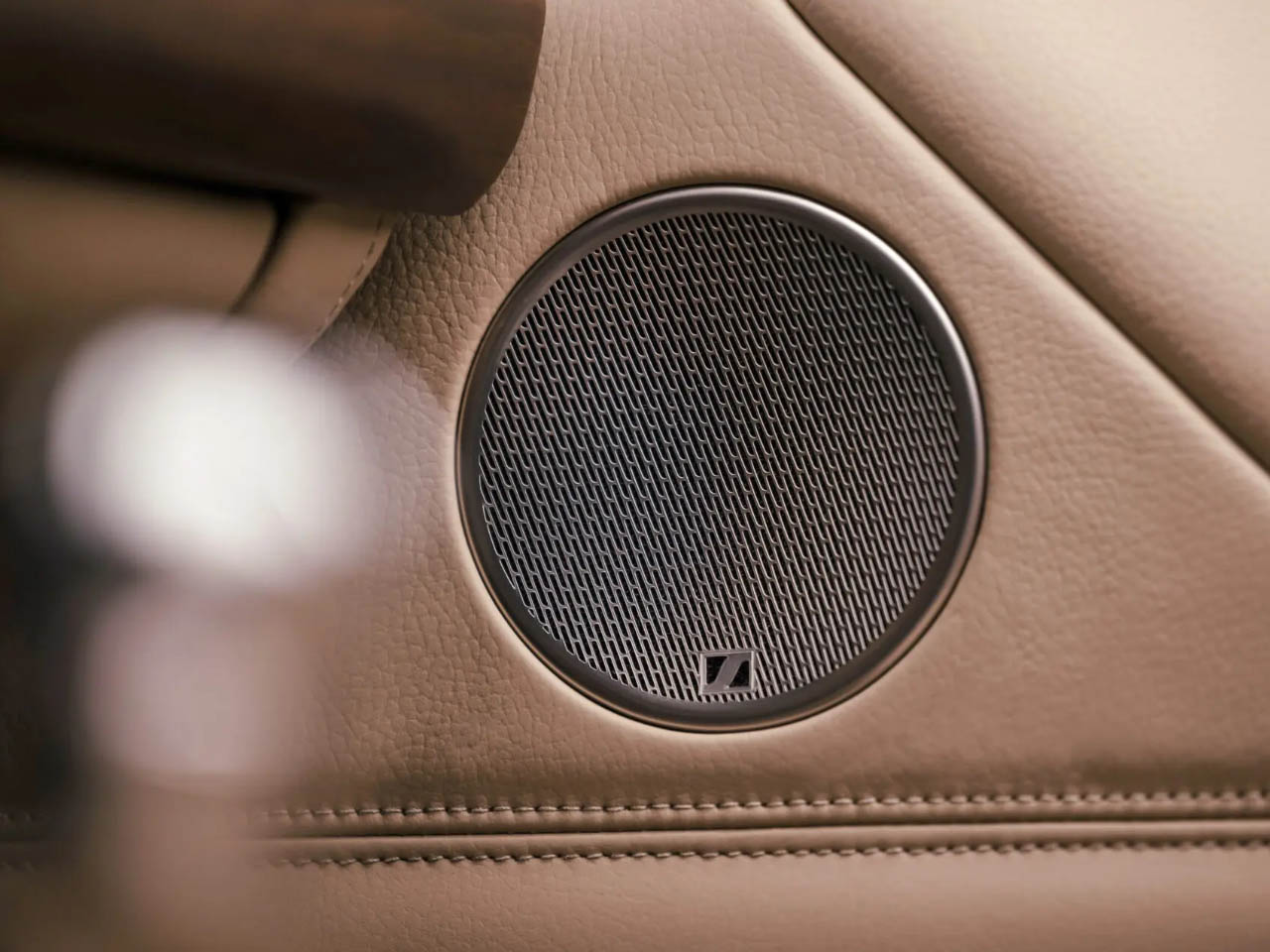 Super car，Retro Aesthetics，Morgan Supersport，British car，aerodynamics，