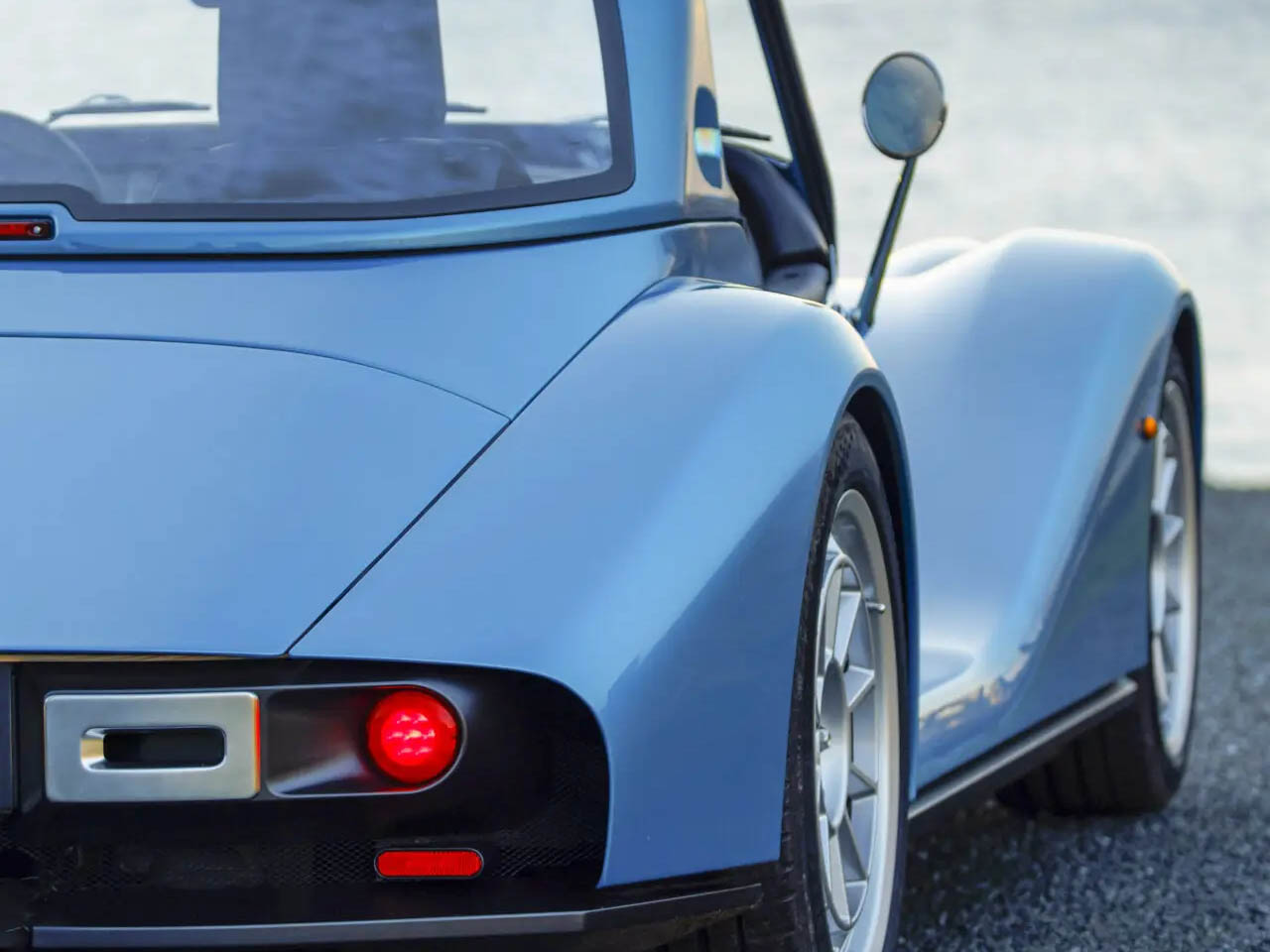 Super car，Retro Aesthetics，Morgan Supersport，British car，aerodynamics，